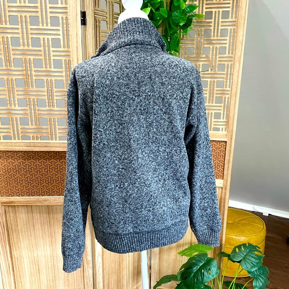 Cozy Cable Knit Men’s Sweater with Fleece Lining - Picture 3 of 7